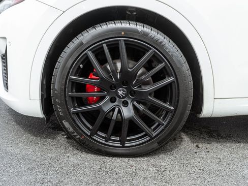 Used 2022 Maserati Levante GT image 39