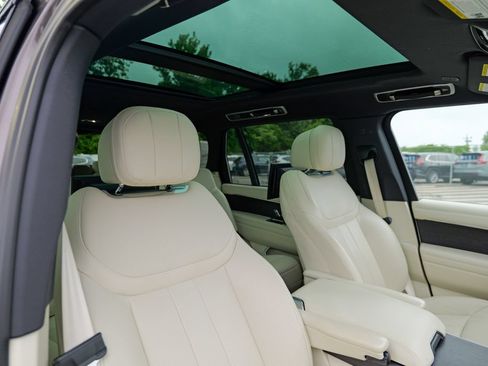 Used 2023 Land Rover Range Rover Long Wheelbase Autobiography AWD/4WD image 46