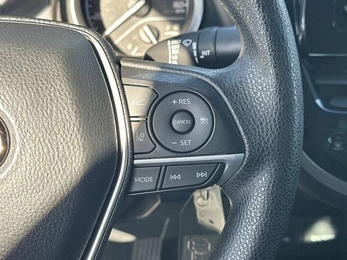 Used 2022 Toyota Camry LE image 16