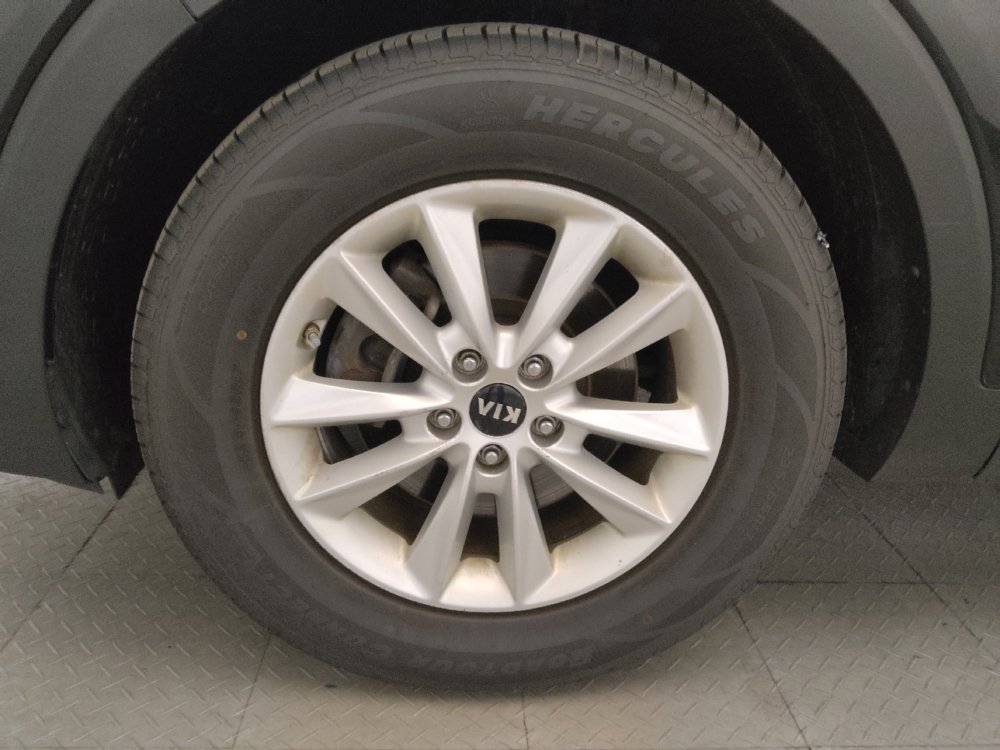 Used 2019 Kia Sorento AWD V6 image 31