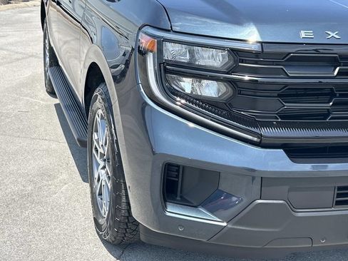 Used 2025 Ford Expedition Active AWD/4WD image 13