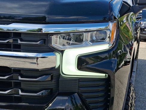 Used 2024 Chevrolet Silverado 1500 LT AWD/4WD image 12