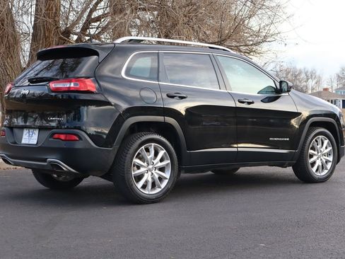 Used 2017 Jeep Cherokee Limited w/ Luxury Group image 5