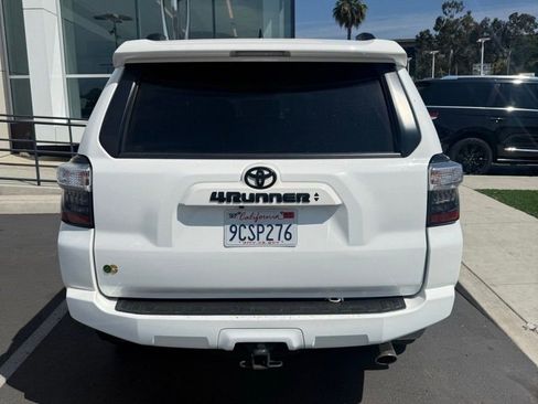 Used 2022 Toyota 4Runner SR5 Premium w/ Moonroof Package image 5