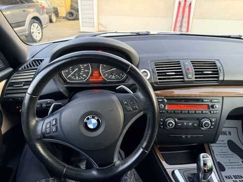 Used 2011 BMW 135i Convertible image 18