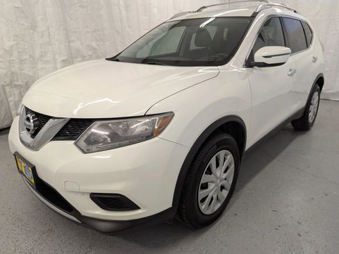 Used 2016 Nissan Rogue S w/ Appearance Package image 1