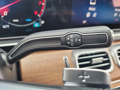 Used 2025 Mercedes-Benz GLS 450 4MATIC image 29