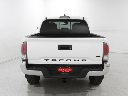 Used 2023 Toyota Tacoma TRD Off-Road image 23