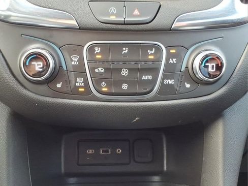 Used 2024 Chevrolet Equinox LT FWD image 20