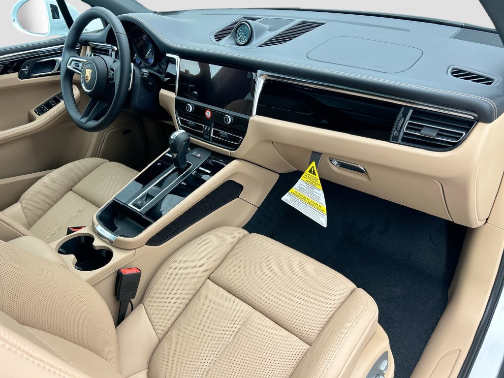 Used 2026 Porsche Macan AWD/4WD image 20