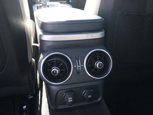 Used 2018 Kia Stinger GT2 AWD/4WD image 13