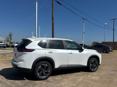 Certified 2024 Nissan Rogue SV FWD image 26