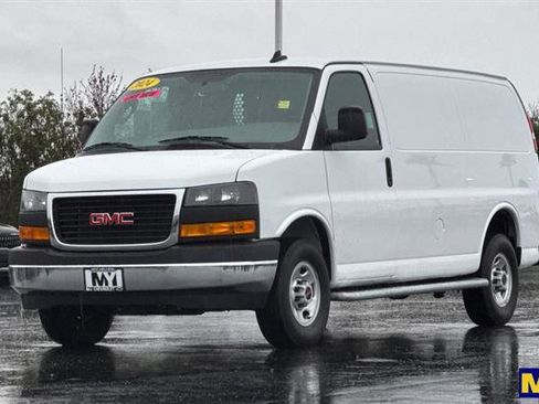 Used 2024 GMC Savana 2500 w/ Driver Convenience Package image 8
