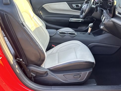 Used 2025 Ford Mustang Premium RWD image 13