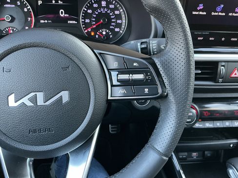 Used 2022 Kia Forte GT-Line w/ GT-Line Premium Package image 13