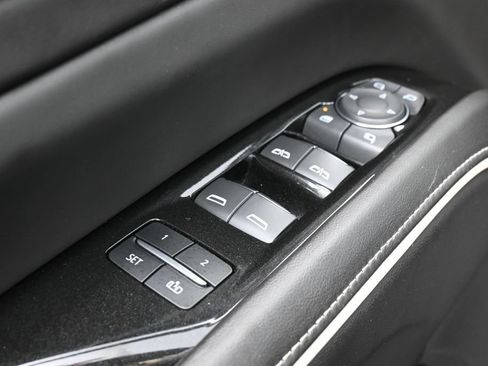 Used 2024 Cadillac Escalade ESV Premium Luxury Platinum AWD/4WD image 14