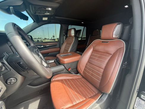Used 2024 GMC Yukon Denali Ultimate AWD/4WD image 27
