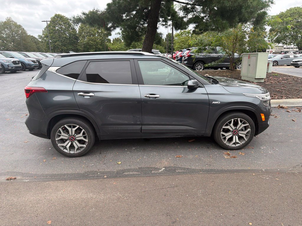 Used 2023 Kia Seltos SX w/ SX Sunroof Package AWD/4WD image 5