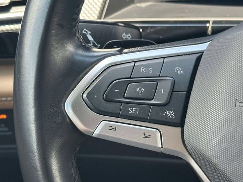Certified 2024 Volkswagen Atlas Cross Sport SEL R-Line AWD/4WD image 22