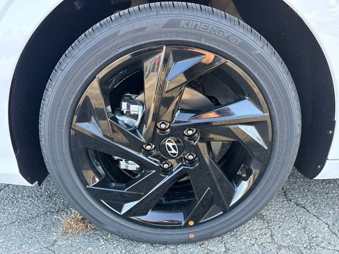 New 2026 Hyundai Elantra SEL Sport Premium FWD image 10