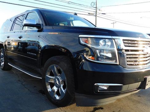 Used 2018 Chevrolet Suburban Premier image 6