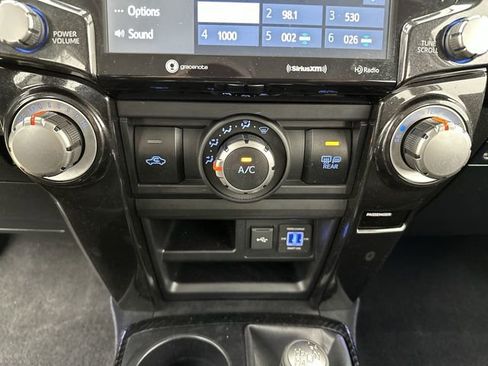 Used 2020 Toyota 4Runner TRD Off-Road image 19