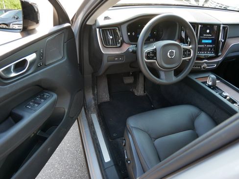 Used 2024 Volvo XC60 T8 Plus w/ Climate Package AWD/4WD image 10