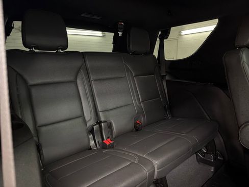 Used 2024 Chevrolet Tahoe Z71 w/ Luxury Package AWD/4WD image 33
