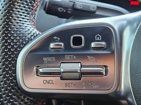 Used 2022 Mercedes-Benz GLB 250 4MATIC image 18
