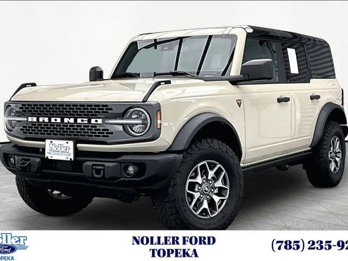 Certified 2025 Ford Bronco Badlands AWD/4WD image 1