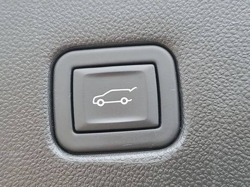 Certified 2023 Chevrolet Blazer LT w/ Midnight/Sport Edition FWD image 39