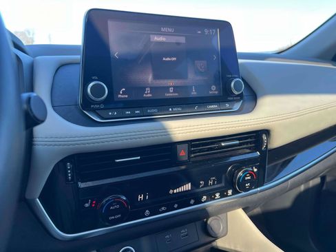 Used 2023 Nissan Rogue SL image 19