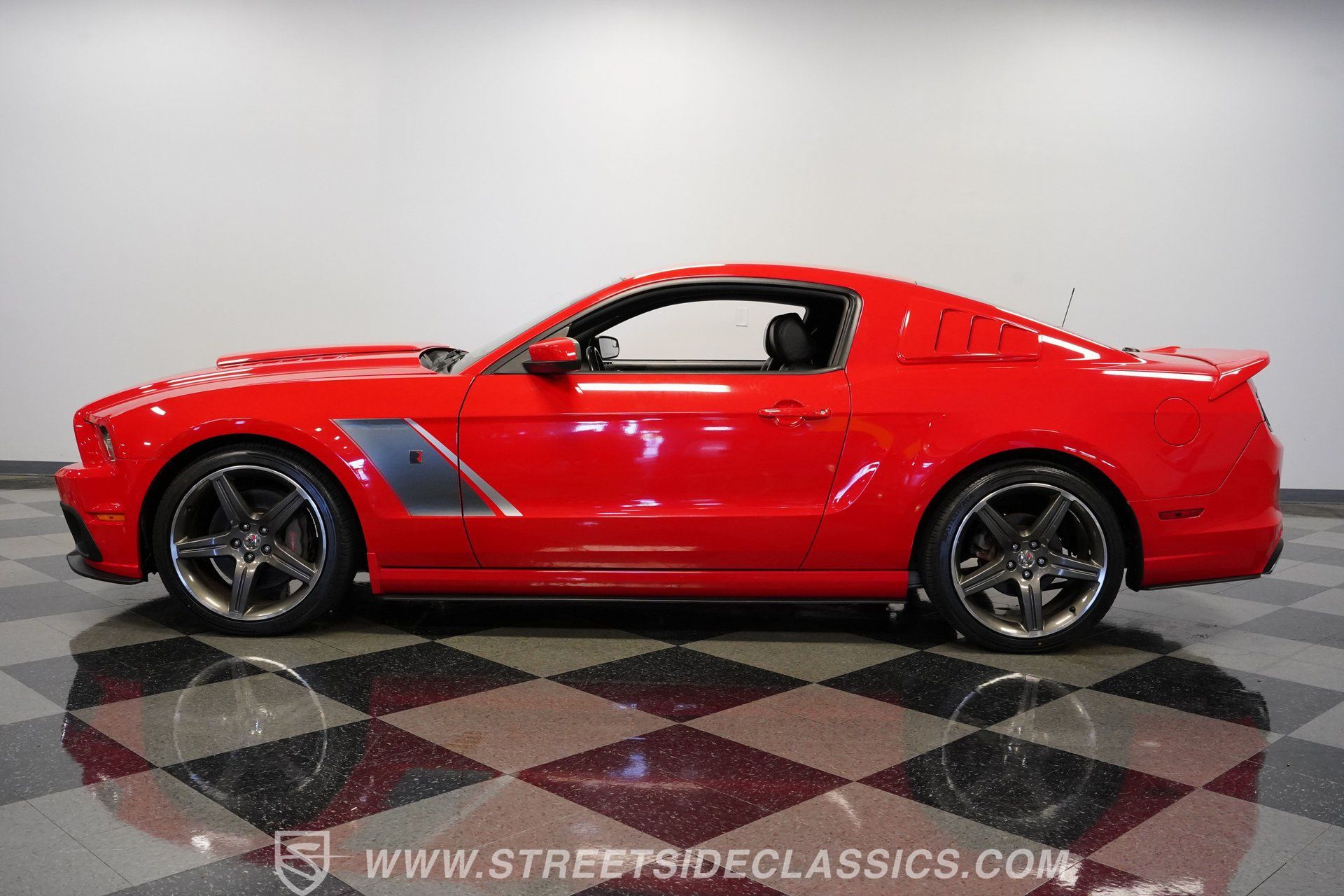 Used 2014 Ford Mustang GT Premium w/ GT Track Package RWD image 2