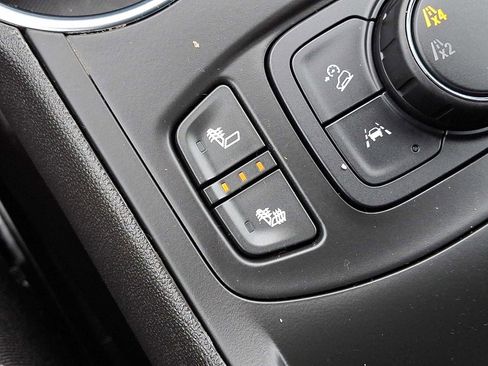 Used 2023 GMC Terrain SLE w/ Driver Convenience Package image 24