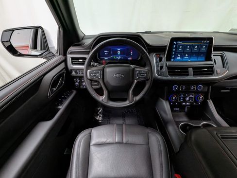 Used 2022 Chevrolet Suburban RST w/ Luxury Package AWD/4WD image 2