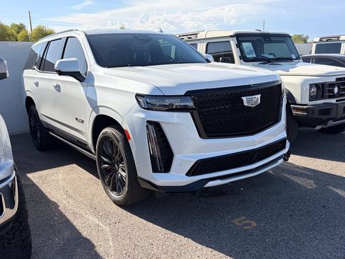 Used 2024 Cadillac Escalade V w/ LPO, ONYX Package AWD/4WD image 4