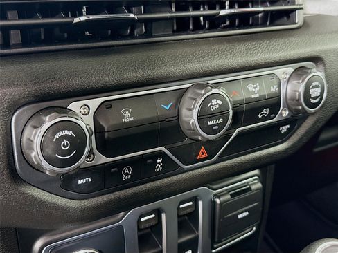 Used 2025 Jeep Wrangler Sport image 15