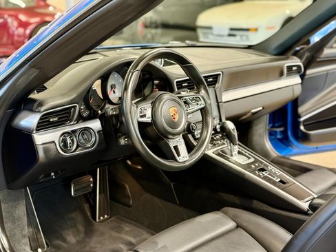 Used 2017 Porsche 911 Targa 4S image 34