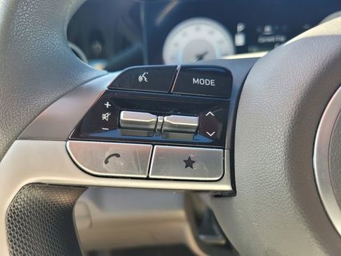 Used 2024 Hyundai Elantra SEL image 28