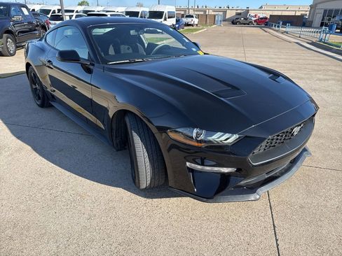 Used 2020 Ford Mustang Ecoboost image 15