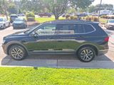 Used 2020 Volkswagen Tiguan SE w/ Panoramic Sunroof Package image 5