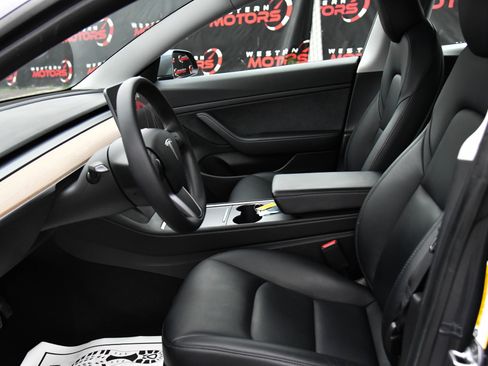 Used 2021 Tesla Model 3 Standard Range Plus image 17