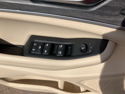 Used 2023 Jeep Grand Cherokee L Limited w/ Luxury Tech Group II image 16