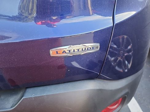 Used 2021 Jeep Renegade Latitude image 7