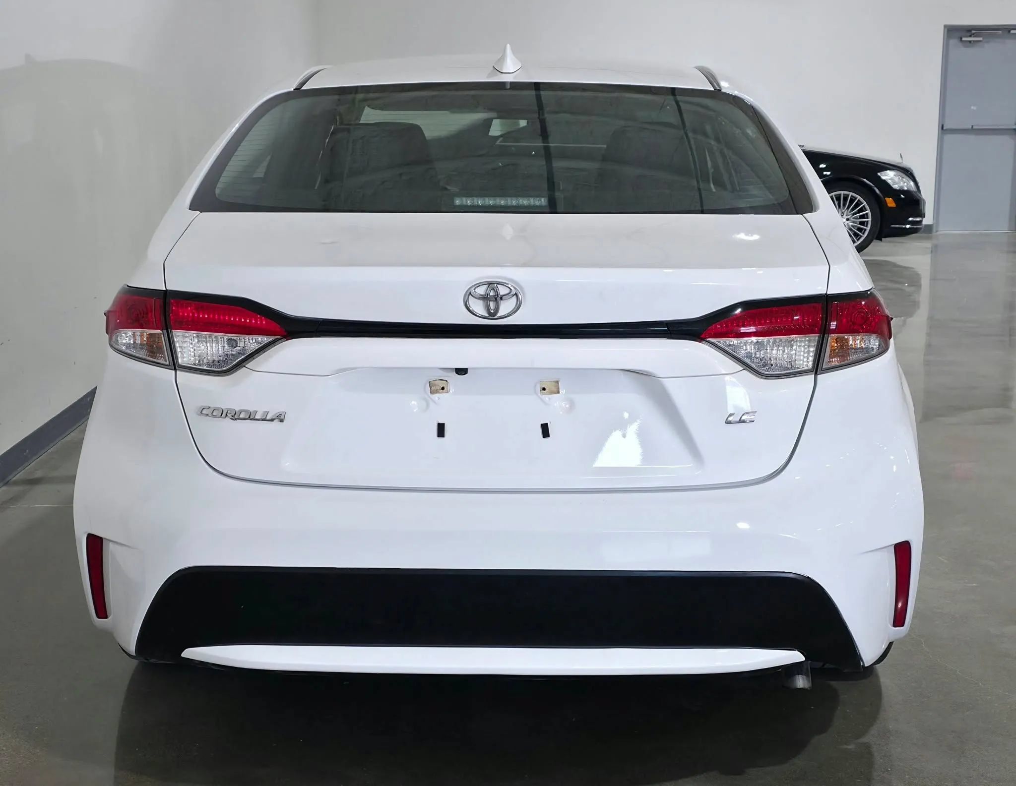Used 2021 Toyota Corolla LE w/ Carpet Mat Package (TMS) FWD image 4