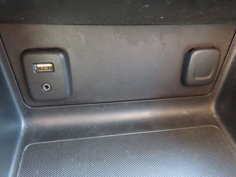 Used 2015 Chevrolet Colorado Z71 image 27