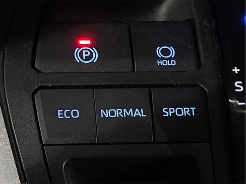 Certified 2022 Toyota RAV4 XLE Premium image 22