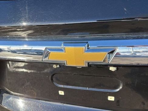 Used 2022 Chevrolet Traverse LS image 48