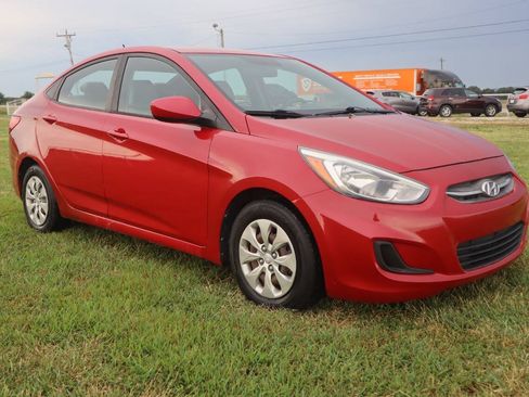 Used 2017 Hyundai Accent SE FWD image 4