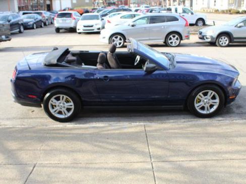 Used 2012 Ford Mustang Convertible image 30